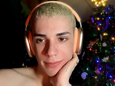 Cristian Delgado online show from 12.04.25