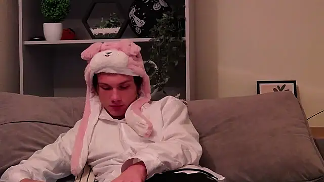 CalvinCay online show from 12.03.24