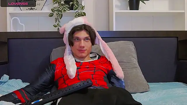 CalvinCay online show from 12.05.24