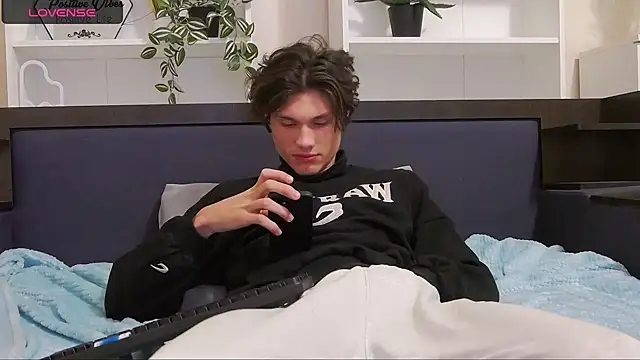 CalvinCay online show from 12.07.24