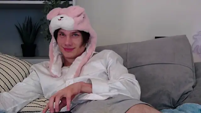 CalvinCay online show from 12.10.24