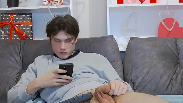 CalvinCay online show from 02.04.25