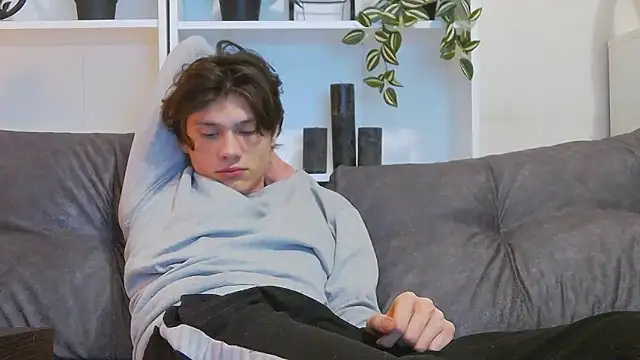 CalvinCay online show from 03.08.25