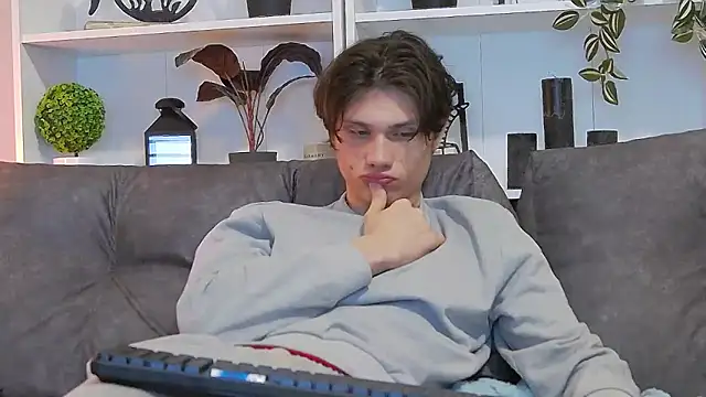 CalvinCay online show from 03.12.25