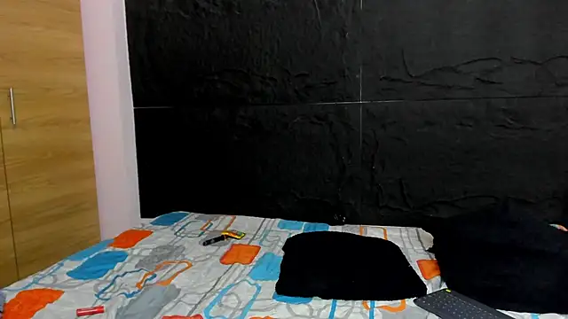 Snapshot of emakross chatting on 12.13.24 emakross online show from 12.13.24