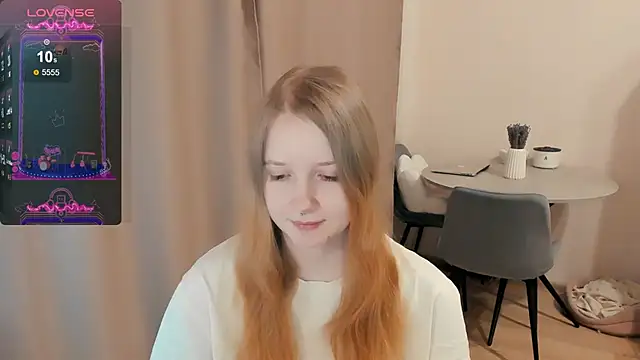 Snapshot of Alyaley chatting on 02.04.25 Alyaley online show from 02.04.25