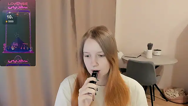Snapshot of Alyaley chatting on 03.05.25 Alyaley online show from 03.05.25