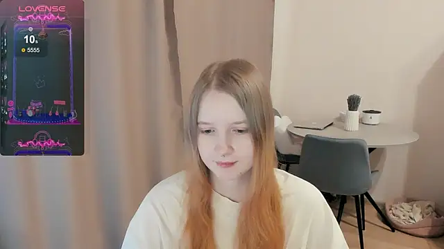 Snapshot of Alyaley chatting on 03.08.25 Alyaley online show from 03.08.25