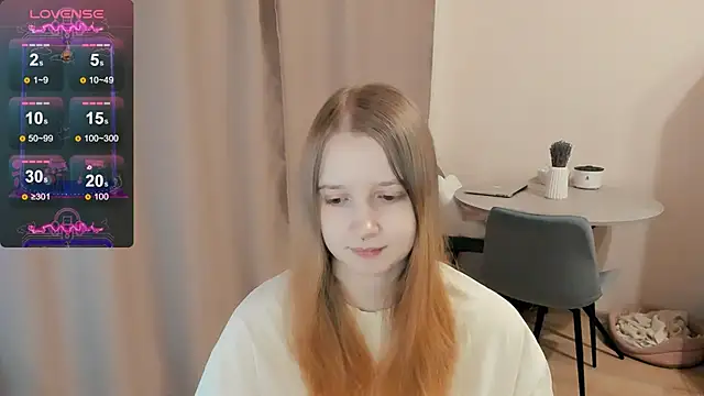 Snapshot of Alyaley chatting on 03.11.25 Alyaley online show from 03.11.25