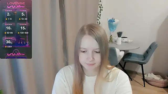 Snapshot of Alyaley chatting on 09.08.25 Alyaley online show from 09.08.25