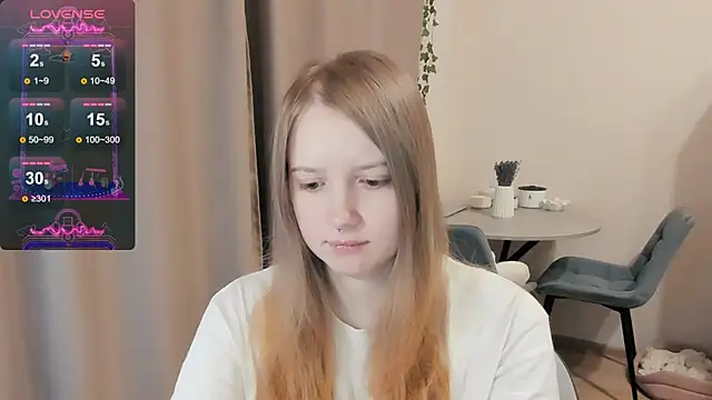 Snapshot of Alyaley chatting on 09.18.25 Alyaley online show from 09.18.25