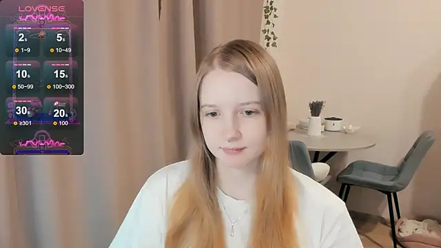 Snapshot of Alyaley chatting on 09.30.25 Alyaley online show from 09.30.25