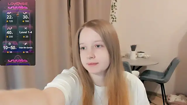 Snapshot of Alyaley chatting on 10.02.25 Alyaley online show from 10.02.25