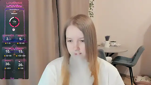Snapshot of Alyaley chatting on 10.03.25 Alyaley online show from 10.03.25