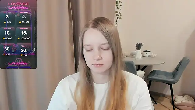 Snapshot of Alyaley chatting on 10.06.25 Alyaley online show from 10.06.25