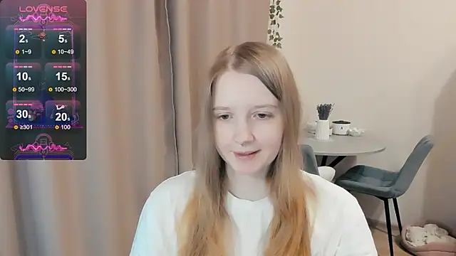 Snapshot of Alyaley chatting on 10.11.25 Alyaley online show from 10.11.25