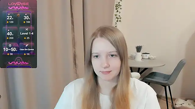 Snapshot of Alyaley chatting on 10.13.25 Alyaley online show from 10.13.25