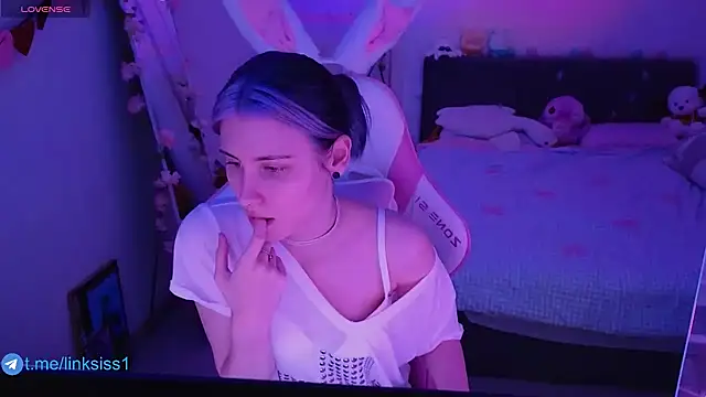 twicewetgirl online show from 03.19.26