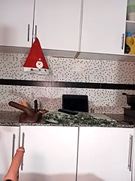 Bella045 online show from 12.14.25