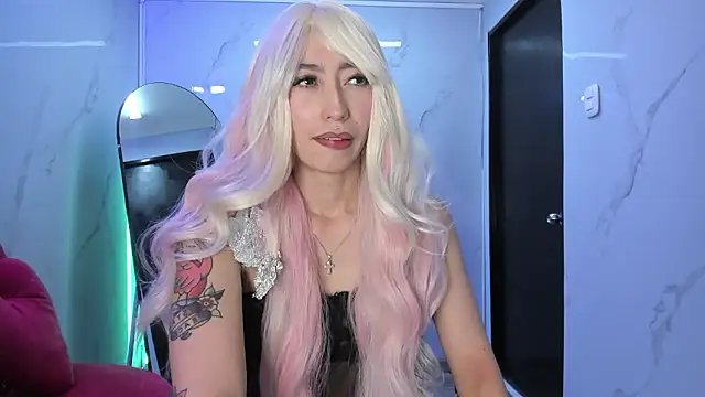 Snapshot of LilithCooperr_ chatting on 01.18.26 LilithCooperr online show from 01.18.26