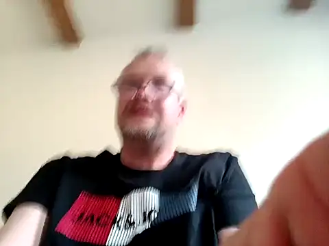 Snapshot of Heidemensch chatting on 03.21.25 Heidemensch online show from 03.21.25