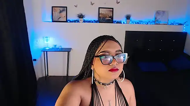 Snapshot of LiaScarlett chatting on 02.04.25 LiaScarlett online show from 02.04.25