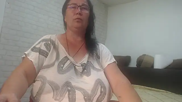 EmmaSquirt online show from 06.05.26