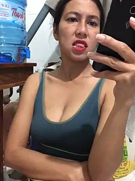 2HotAsain4u online show from 01.05.25