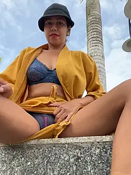 2HotAsain4u online show from 01.11.25