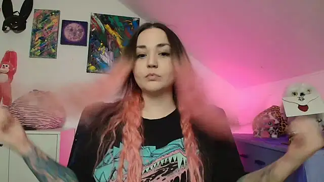 Snapshot of PinkHurricaneOfficial chatting on 02.15.26 PinkHurricaneOfficial online show from 02.15.26