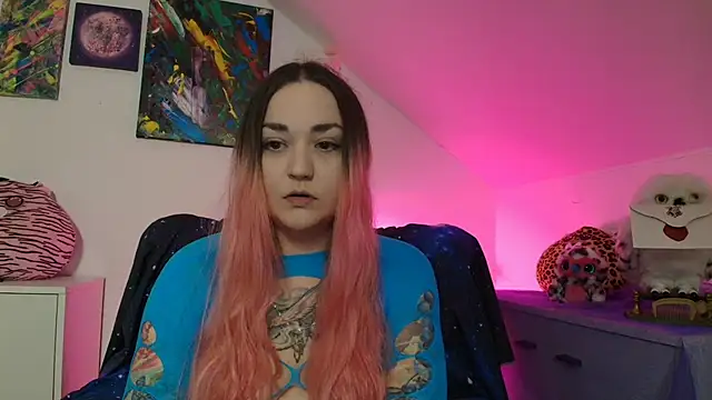 Snapshot of PinkHurricaneOfficial chatting on 02.20.26 PinkHurricaneOfficial online show from 02.20.26