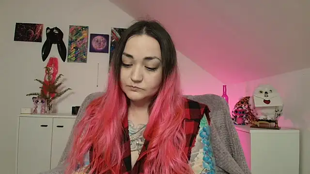 PinkHurricaneOfficial online show from 04.15.26