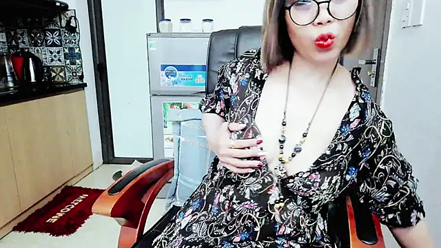 Miu-Le online show from 11.10.25