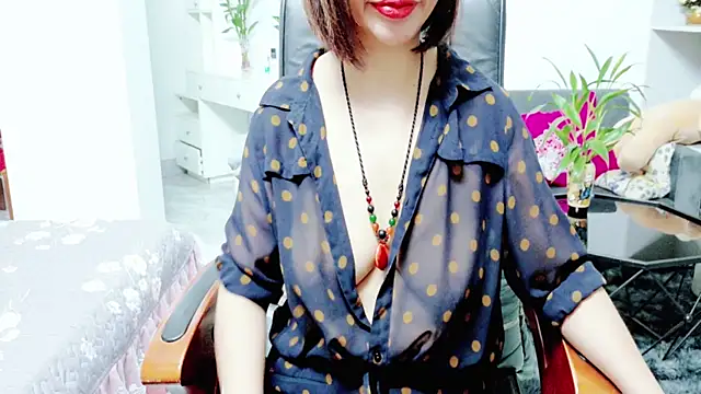 Snapshot of Miu-Le chatting on 06.25.26 Miu-Le online show from 06.25.26