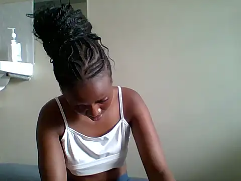 Snapshot of sexy_darleen23 chatting on 03.17.25 sexy darleen23 online show from 03.17.25