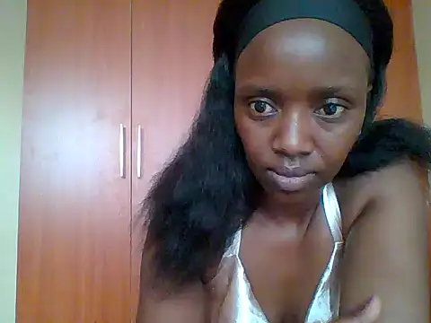 Snapshot of sexy_darleen23 chatting on 10.08.25 sexy darleen23 online show from 10.08.25