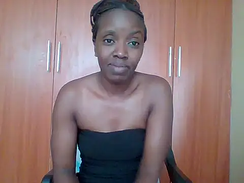 Snapshot of sexy_darleen23 chatting on 10.30.25 sexy darleen23 online show from 10.30.25