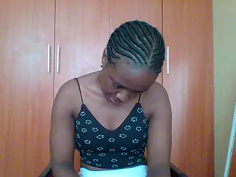 Snapshot of sexy_darleen23 chatting on 11.28.25 sexy darleen23 online show from 11.28.25