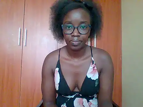 Snapshot of sexy_darleen23 chatting on 04.22.26 sexy darleen23 online show from 04.22.26