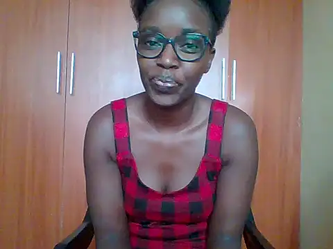 Snapshot of sexy_darleen23 chatting on 04.24.26 sexy darleen23 online show from 04.24.26
