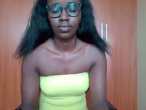 Snapshot of sexy_darleen23 chatting on 04.27.26 sexy darleen23 online show from 04.27.26
