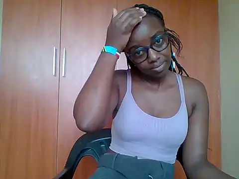 Snapshot of sexy_darleen23 chatting on 05.14.26 sexy darleen23 online show from 05.14.26