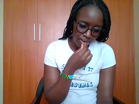 Snapshot of sexy_darleen23 chatting on 05.20.26 sexy darleen23 online show from 05.20.26
