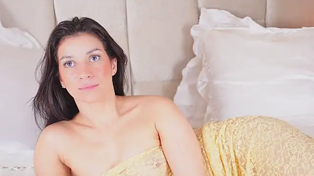 KiraKayleigh1 online show from 02.24.25