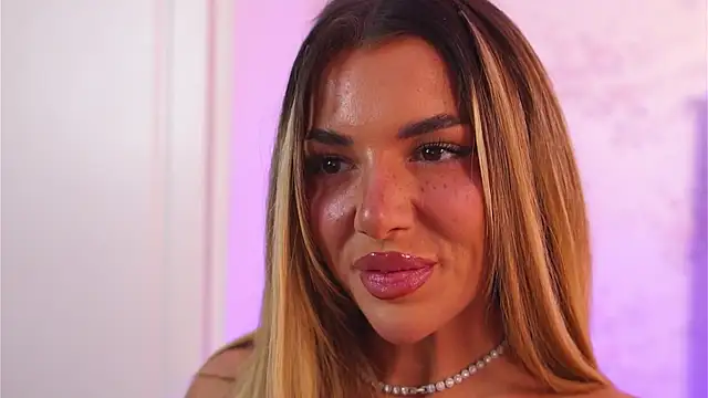 ClaraHazel online show from 11.29.25