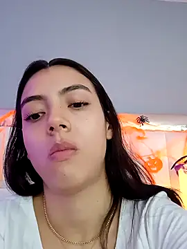 Snapshot of Julie_Bennet chatting on 10.23.25 Julie Bennet online show from 10.23.25