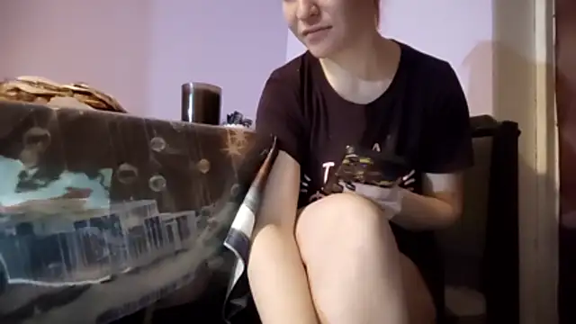  Kitti  online show from 12.18.25