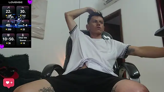 Snapshot of andy_dwels777 chatting on 12.27.24 andy dwels777 online show from 12.27.24