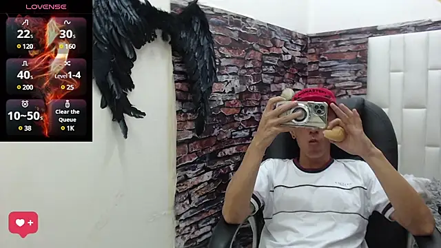 Snapshot of andy_dwels777 chatting on 01.22.25 andy dwels777 online show from 01.22.25