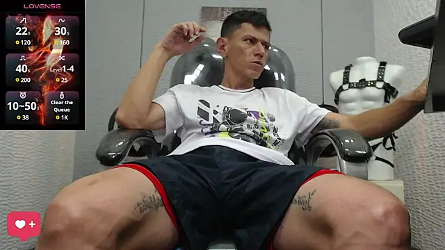 Snapshot of andy_dwels777 chatting on 01.30.25 andy dwels777 online show from 01.30.25